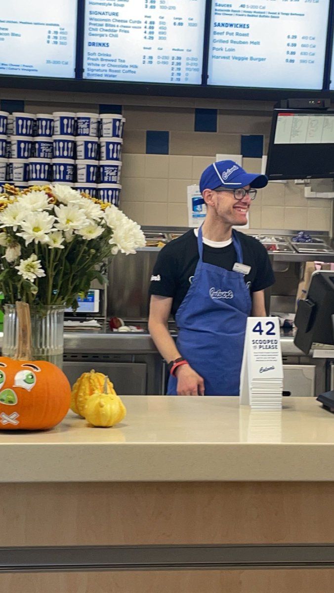 LukeDuke16's tweet photo. @LandonHuffman when did RJ move to Wisconsin and start working  at Culver’s? https://t.co/SjNp3YOlNo