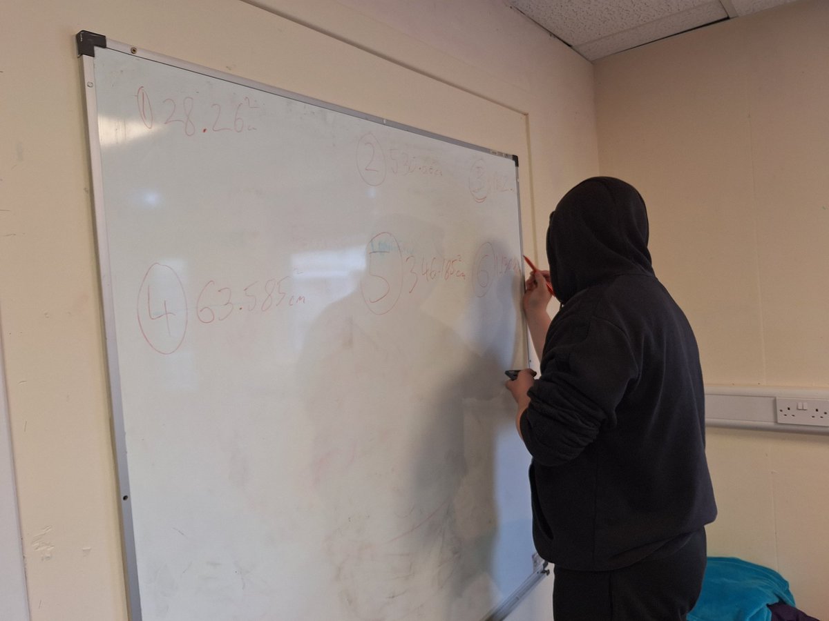 MrsEdwards_IWBS's tweet image. Well done to this pupil for engaging in a maths topic he has previously found overwhelming. By adding movement and drawing to the learning, he was able to calm his "amygdala guarddog" we've been learning about and was very proud of his success 👏👏 #watchusgrow