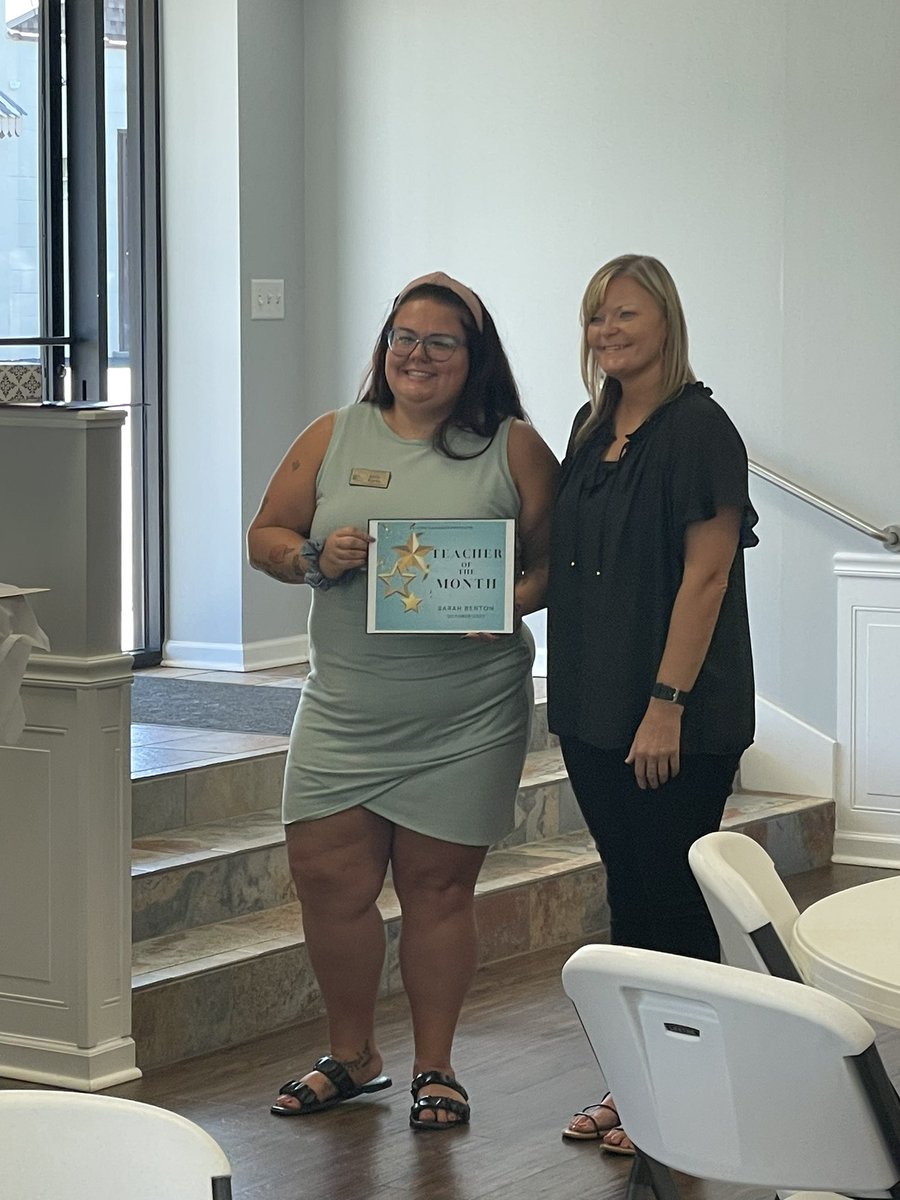 Congratulations to Sarah Benton who was recognized as the Teacher of the Month at the Bonner Springs/Edwardsville Chamber of Commerce! Ms. Benton is a tremendous educator and role model for all of our BSHS students. It’s a great day to be BRAVE!