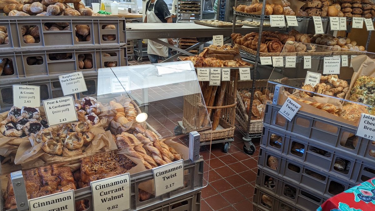 adenaishii's tweet photo. Stopped by #AcmeBread to pick up some sustenance on my way to the Kaiser strike. If we want our communities to thrive, we need to pay workers fairly and give them the support they need! #FeedthePeople @seiu_uhw @KPThrive #United4All #ISupportKaiserWorkers https://t.co/IGZEaLR8no