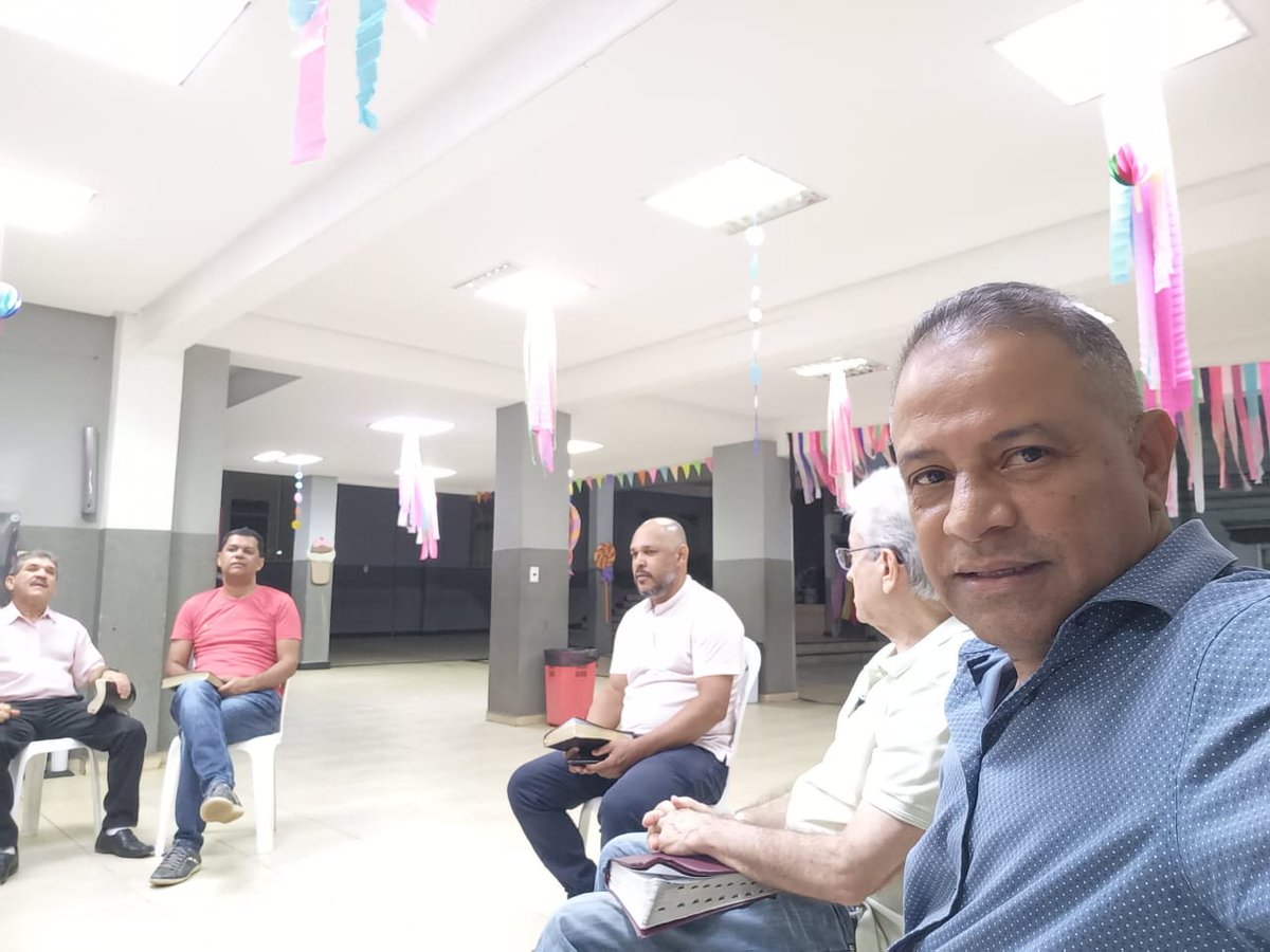 ageplango's tweet photo. Reunião https://t.co/Fdh0yYSOSQ