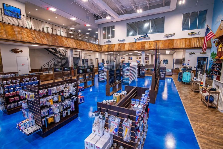 elitecrete's tweet image. A blue fluid-applied, protective floor coating installed in a marina showroom made to resemble water.

#industrialflooring #durableflooring #epoxyflooring #elitecrete