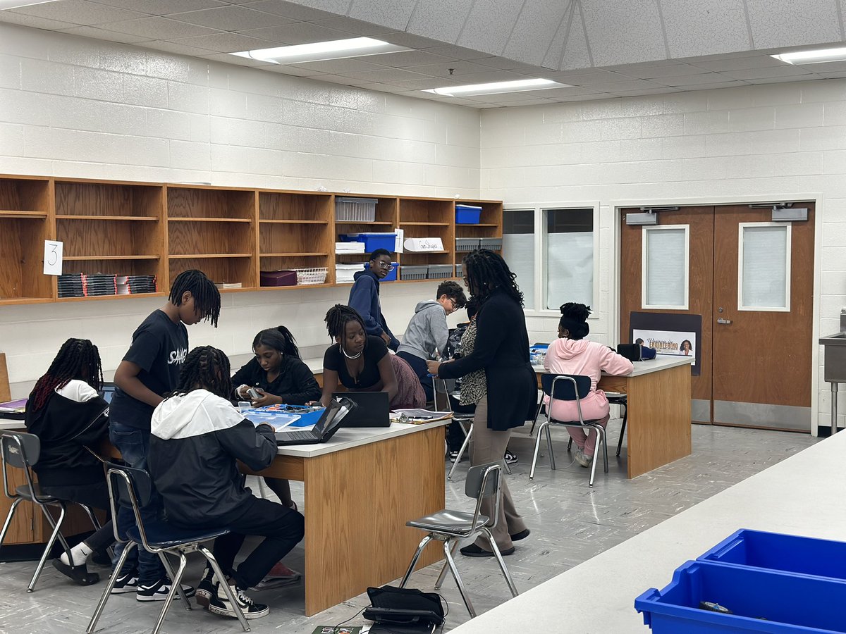 iam_MarlonG's tweet photo. It’s BUILD DAY!!! 8th graders in our Technological Systems class are building the foundation for their Base Bots! I told you earlier, if I’m missing. . . Find me in the STEM Lab! @DutchtownMs_HCS @drhafza #DMSStem https://t.co/SBGBHRHY84
