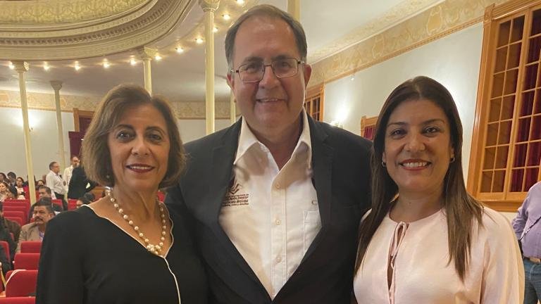 CECyTESLP's tweet photo. #SomosCECyTE

El Lic. Luis Fernando Garza Guerrero, Director General de CECyTESLP presente en el 𝟭𝗲𝗿 𝗖𝗼𝗻𝗴𝗿𝗲𝘀𝗼 𝗜𝗻𝘁𝗲𝗿𝗻𝗮𝗰𝗶𝗼𝗻𝗮𝗹 𝗱𝗲 𝗘𝗱𝘂𝗰𝗮𝗰𝗶𝗼́𝗻 𝗠𝗲𝗱𝗶𝗮 𝗦𝘂𝗽𝗲𝗿𝗶𝗼𝗿, que se llevará a cabo los días 5 y 6 de Octubre desde la ciudad de Zacatecas. https://t.co/ucj7rjDwpv