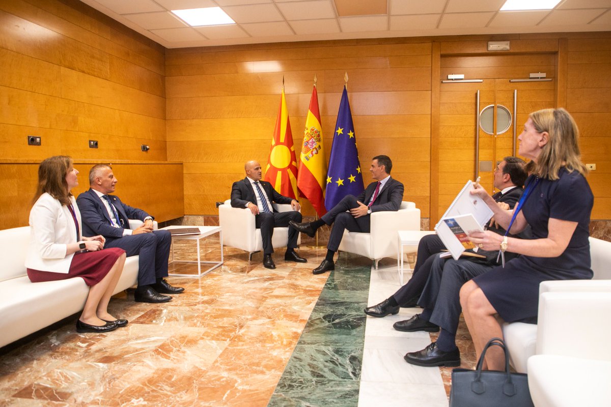 Влада на Република Северна Македонија tweet media