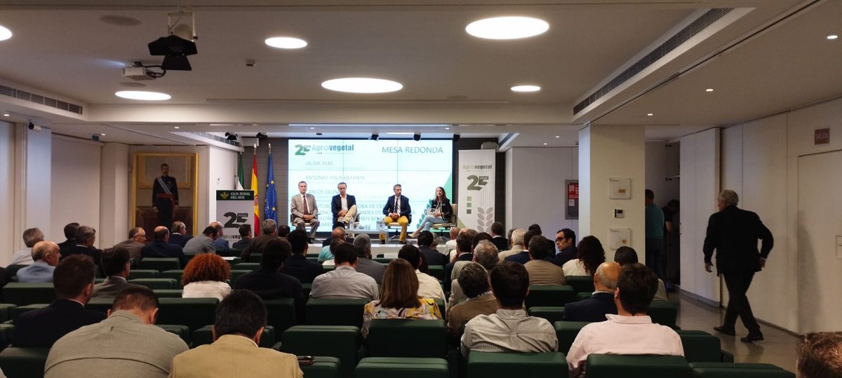Un placer estar #hoy en el 25 #aniversario de <a href="/AgrovegetalSA/">Agrovegetal SA</a> y moderar la mesa redonda con la participación de #PastasGallo, <a href="/Covap/">COVAP</a> y <a href="/Univcordoba/">Universidad Córdoba</a> y ante unos 200 #profesionales cerealistas 
#trigo
#cereales
#work