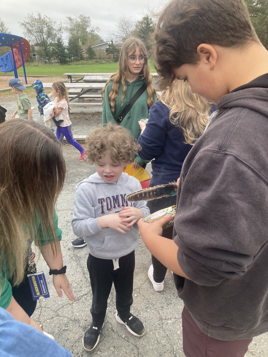 Thank you <a href="/RachelLMerrick/">Rachel</a> and volunteer students from Astral Drive Junior High! We learned a lot about the history and importance of smudging. Lots of positive energy! <a href="/Mikmaq_HM/">Mi'kmaq History Mon.</a> <a href="/HRCE_NS/">Halifax Regional Centre for Education</a>