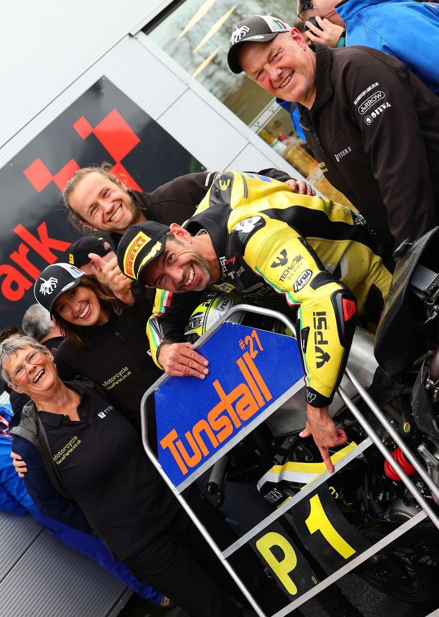 Donington Park - Race1: P2 [SS Cup] Race2: P1 + Supersport Cup Championship Win 💥🏆✨

Filing that one as a "Good Weekend" ☺️ 🌟 ✨

Race report and more photos here >> 
motorcycleraceparts.co.uk/news/2023/10/m…

Thanks to Bonnie Lane for stepping in on the 📸 👍