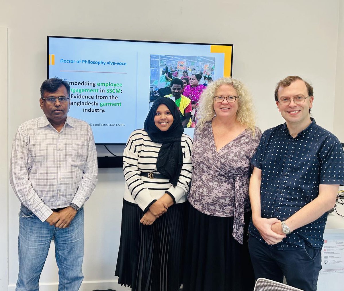 Here is a happy soul with her amazing examiners, having just passed her viva today. I am now officially Dr. Sharmin Julie (still feels a bit surreal!). I have a lot of people to thank, but for now a short thread: 1/2