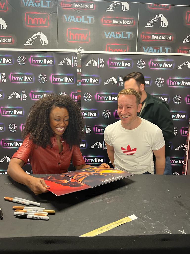 In Birmingham for two days and one <a href="/Beverleyknight/">Beverley Knight💙</a> ❤️ 

with <a href="/joejac94/">JAC</a> <a href="/hmvVault/">hmv Vault</a>