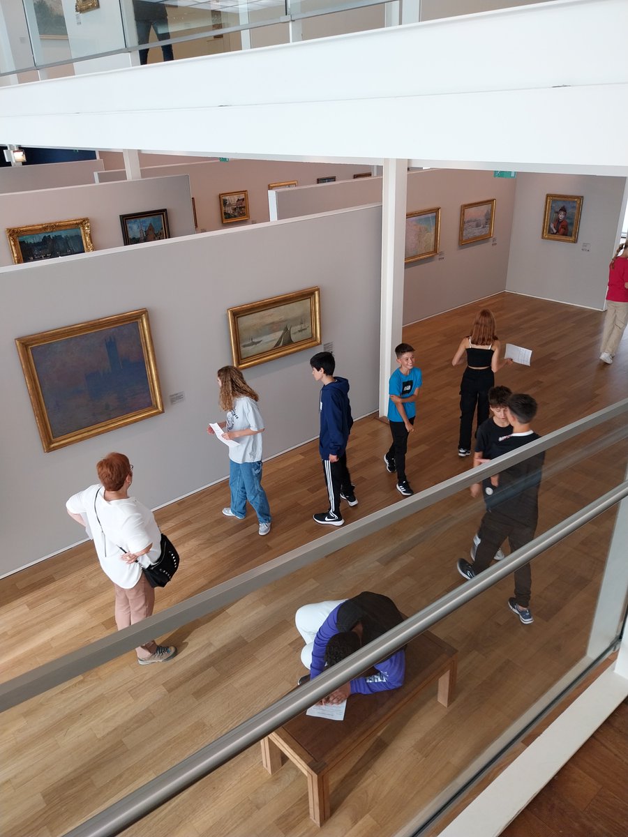 IjcLh76's tweet photo. Bel après-midi de promenade culturelle autour du très riche patrimoine havrais pour nos collégiens espagnols de Santander  dans le cadre de notre projet #Erasmus+: découverte et visite du Muma, de l'église Saint Joseph et de la bibliothèque Niemeyer. https://t.co/xnsyQIw4Wg