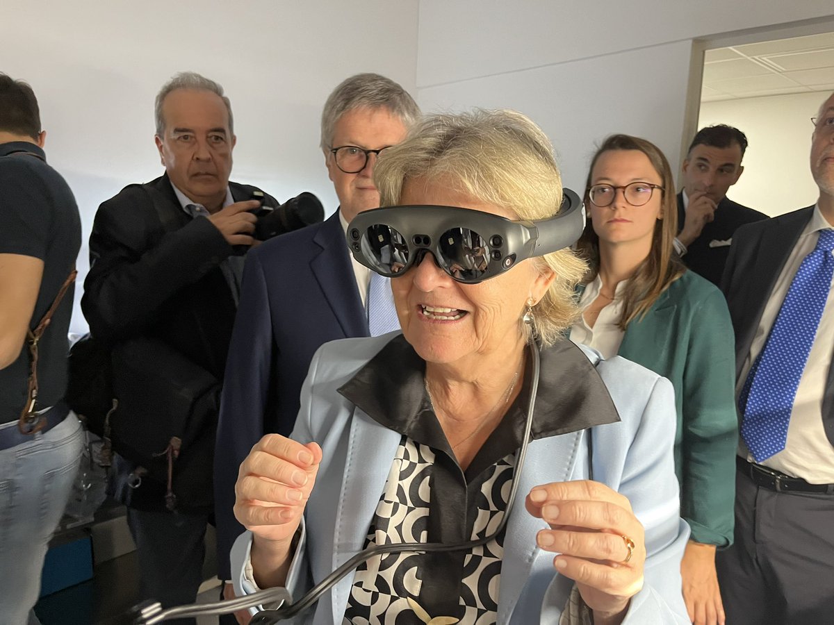 ElisaFerreiraEC's tweet photo. Very encouraged to see many well qualified young people at #ISMETT, the Mediterranean Institute f/ transplant & highly specialised therapies.
The purpose of 🇪🇺 funds is to help regions build conditions for creation of jobs & a good future for people, particularly young people. https://t.co/0R6K7TB1Ty