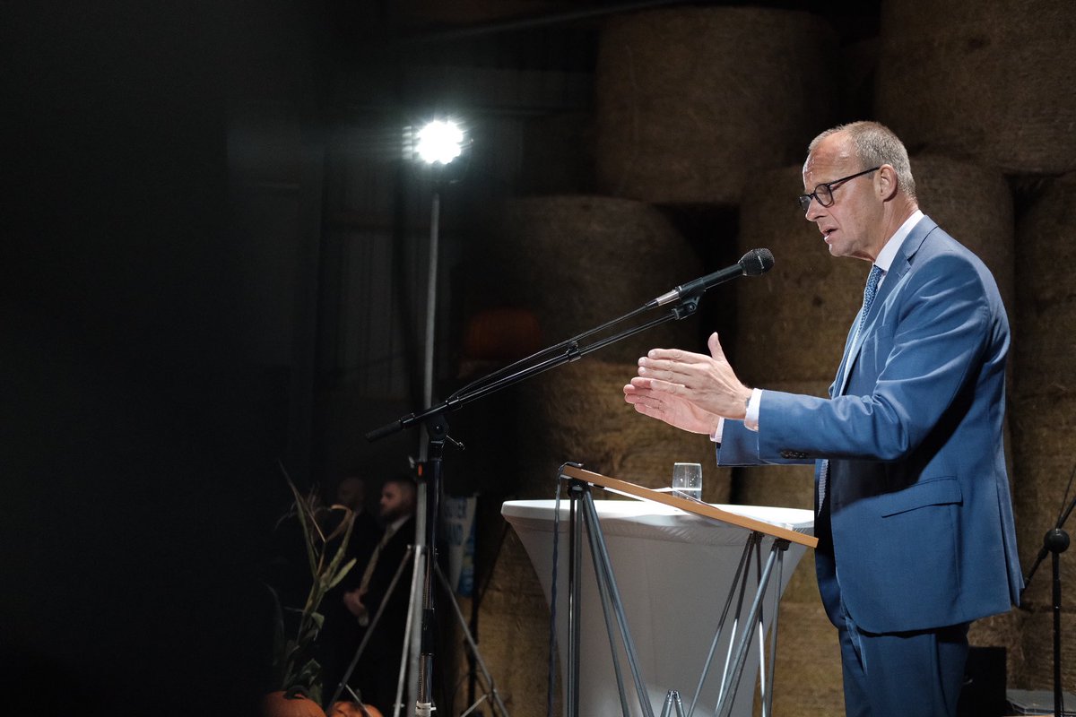 _FriedrichMerz's tweet photo. „Wir als @cducsubt werden mit aller Kraft dafür kämpfen, dass die von der #Ampel bei ihrer letzten Therapiesitzung auf Schloss Meseberg geplante Legalisierung des Rauschmittels #Cannabis nicht kommt. Insbesondere unsere Kinder und Jugendlichen müssen davor geschützt werden.“ (tm) https://t.co/HPjnPrJTXa