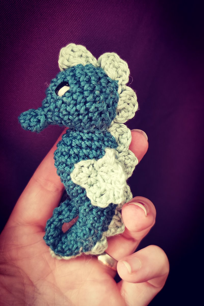 und noch ein Projekt, das ist das erste von 5 kleine Meerestieren. 

#häkeln #crochet #Seepferdchen