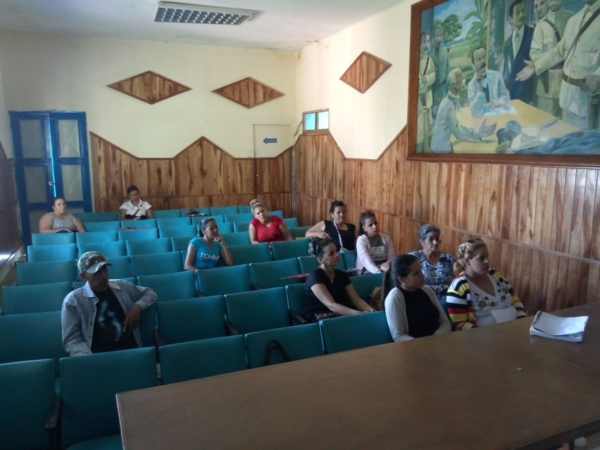 CamGuanePinar's tweet photo. La comunicación social junto a la responsabilidad, altruismo y actitud revolucionaria de los comunicadores de #Guane constituyó el objetivo principal de la Capacitación impartida en el  #PoderPopular en la mañana de hoy
@NiosvaniC 
@AsambleaCuba
@gobpinar https://t.co/FLxN9HKUPZ