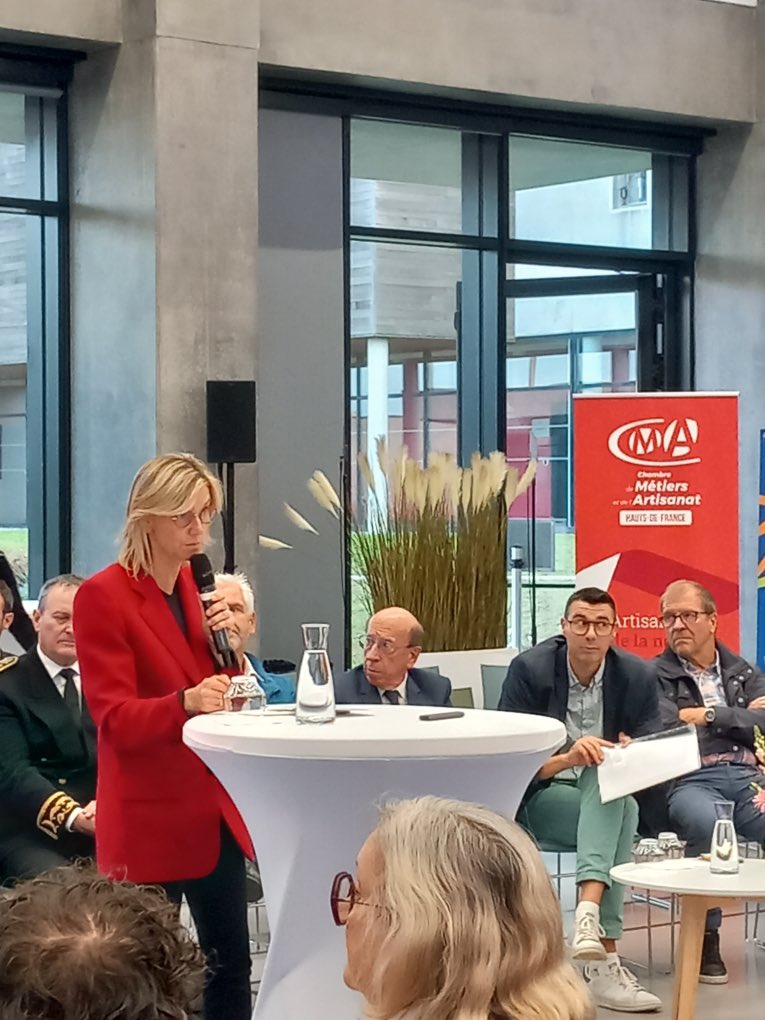 CMA_HdF's tweet photo. Ce soir la #CMAHdF Antenne d’Arras accueille @Ecologie_Gouv pour son Tour de France de l’écologie avec une conférence sur la transition écologique animée par @ChristopheBechu et @AgnesRunacher et en présence de @FLeturque ♻️ https://t.co/UiZ0tVxSFN