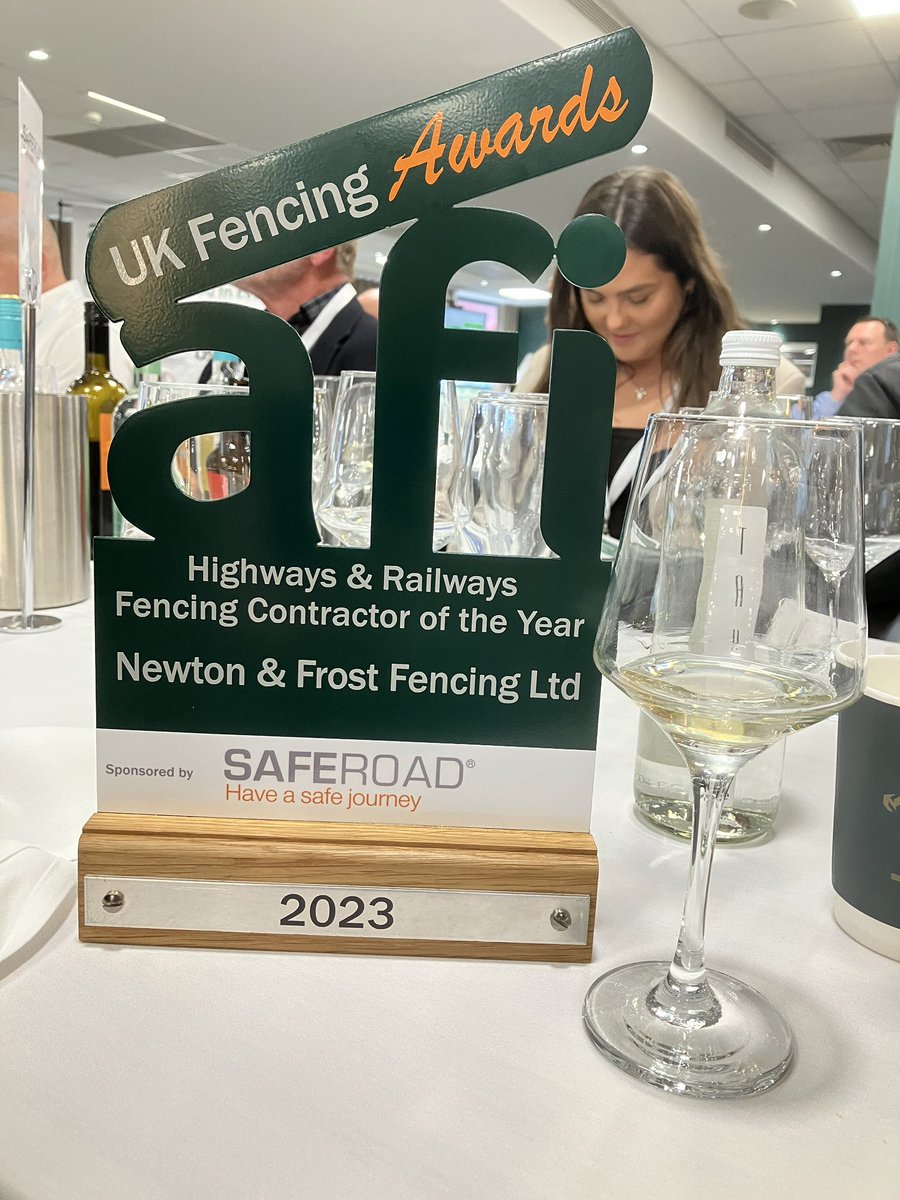 NFF_Supplies's tweet image. @AFIfencing Very proud to be part of our fantastic company tonight #AFIFencingAwards #Saferoad #Highways #Railways #Fencing #FencingContractors #Awards #Winners