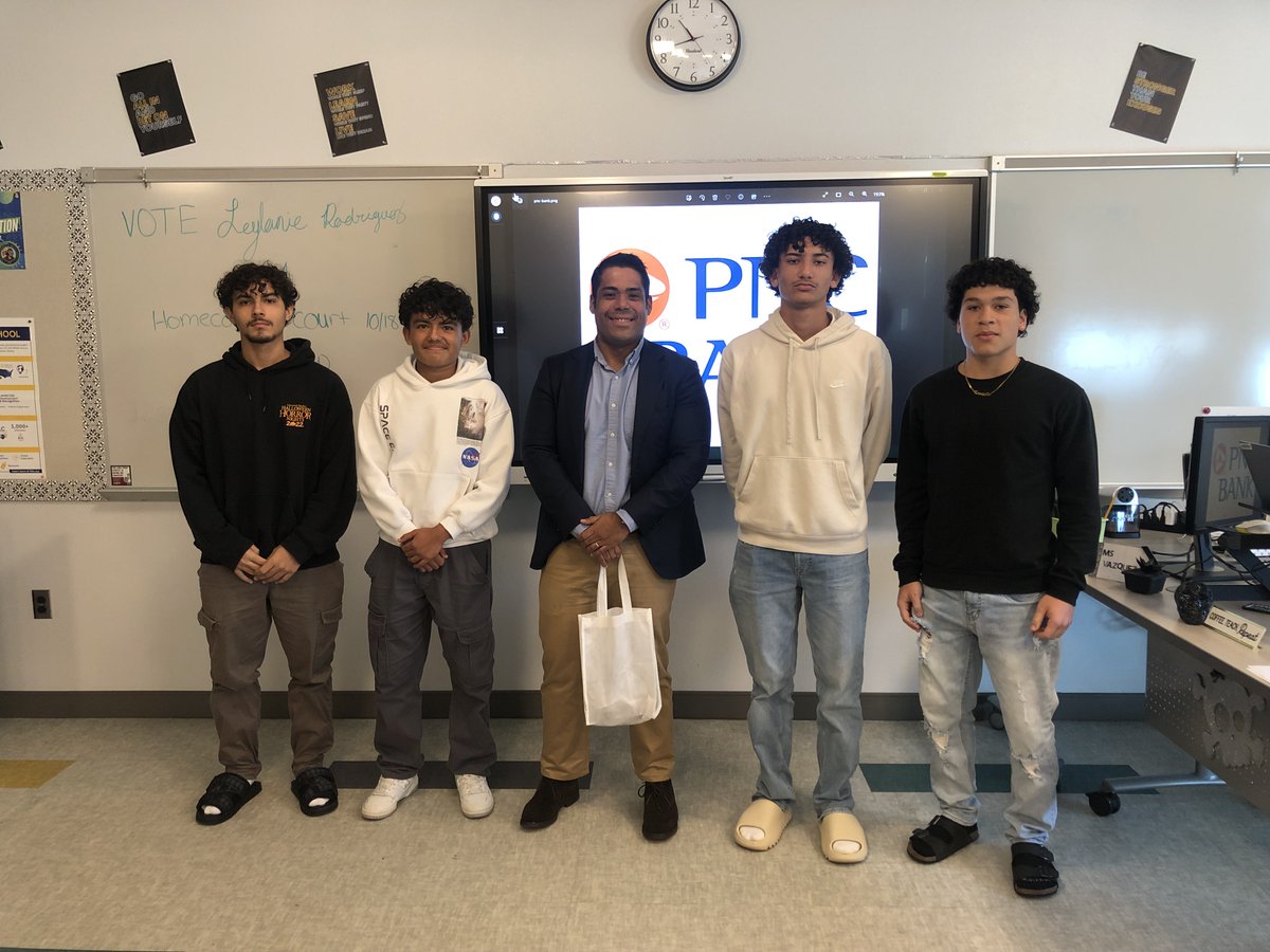 ImagineIfOBA's tweet photo. Thank you to Mr. Joaquin A. Puello from PNC Bank for visiting some of our OBA classes during the Junior Achievement Hispanic Heritage Month Speaker Challenge. https://t.co/lAZbHF0q36