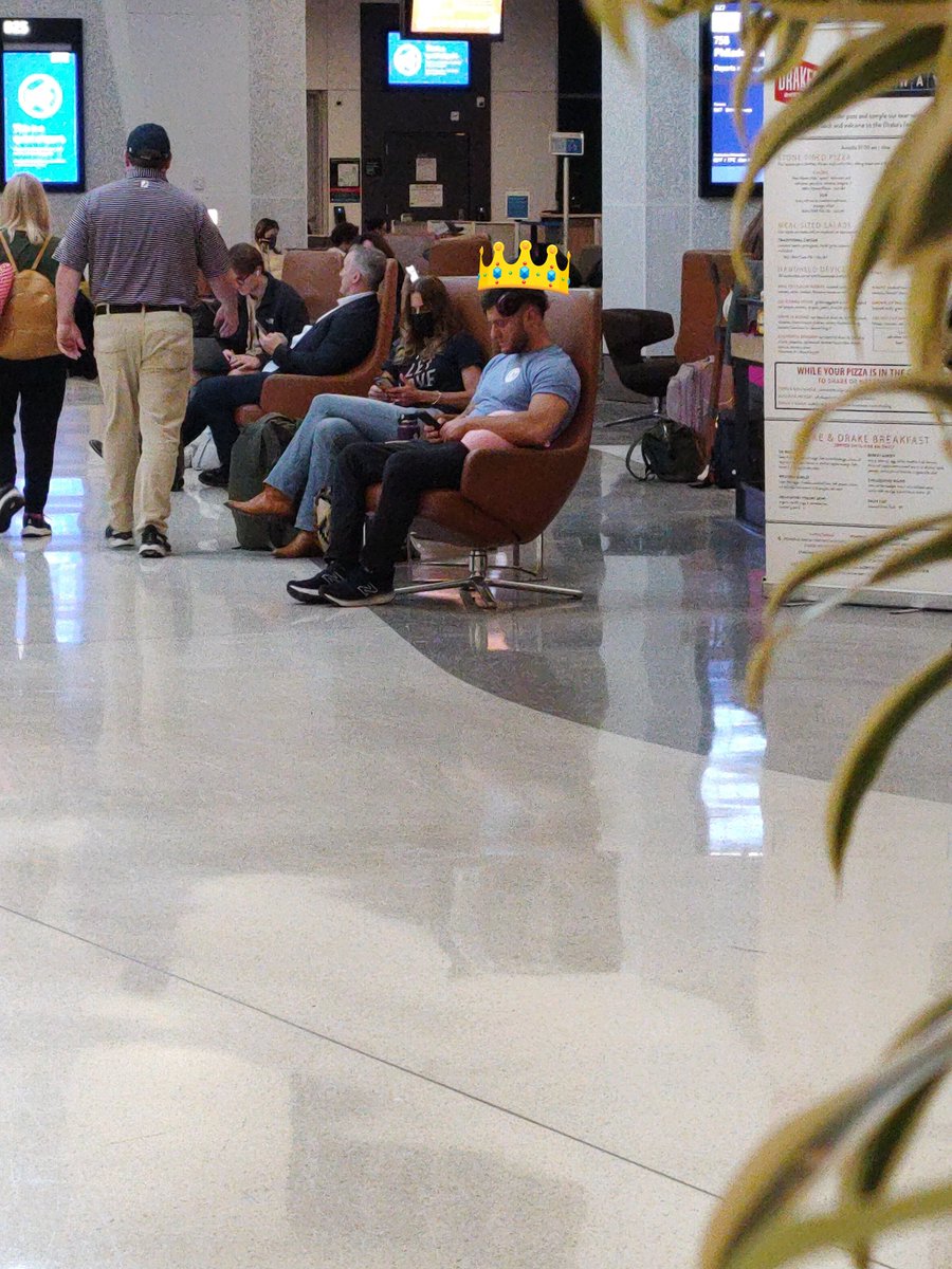 PlatinumMax's tweet image. Spotted the King of Wrestling! 🫅😍
King Maxi 😊