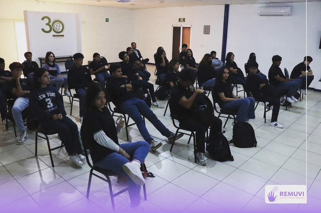RedRemuvi's tweet photo. 🟣Taller ❝𝐑𝐞𝐬𝐩𝐨𝐧𝐬𝐚𝐛𝐢𝐥𝐢𝐝𝐚𝐝 𝐚𝐟𝐞𝐜𝐭𝐢𝐯𝐚❞, con la comunidad estudiantil de la Preparatoria UNIVAS..

🟣El taller fue impartido por la compañera Psicóloga María Fernanda Pérez Sánchez.💚

#responsabilidadefectiva 👩🏻‍🤝‍👨🏽 #Oaxaca #REMUVI @VasconcelosOax https://t.co/5afkswv5Et