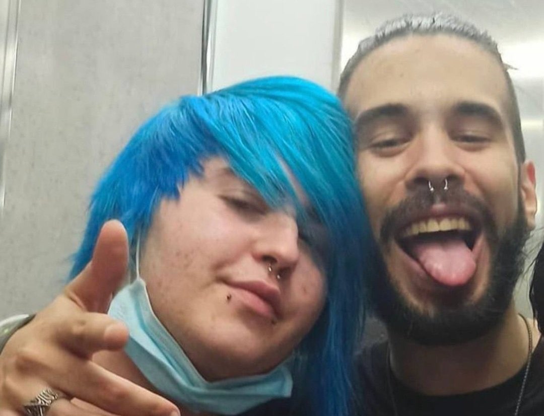 juanmi_almeria's tweet image. - La del pelo azul es la madre
- El graciosillo es el padre
- La criatura de ambos tiene 22 meses y lo han violado en múltiples ocasiones y lo han ofrecido a varios pedofilos.
- Todavía no ha salido nadie de izquierdas a reprochar tan vomitivo delito. 

Y sabéis por qué? ……