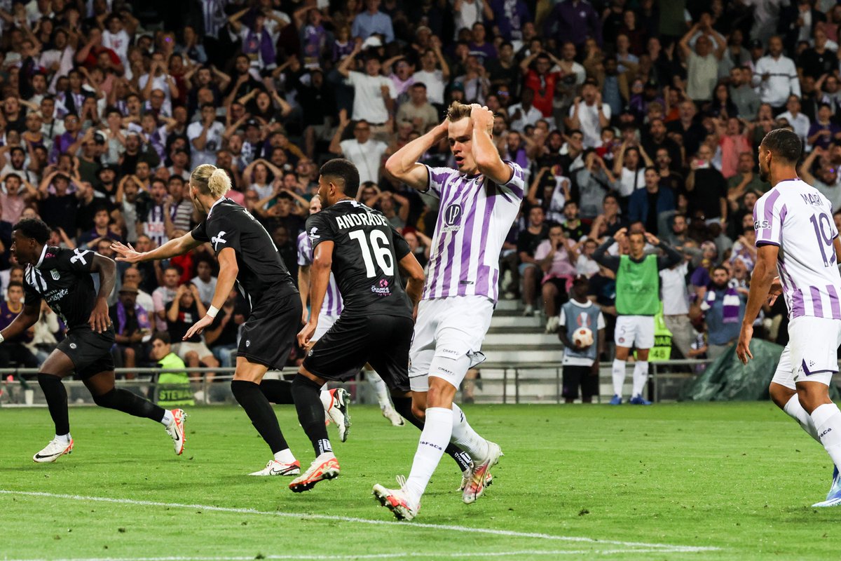 ToulouseFC's tweet photo. Ce coup de casque de Thijs méritait un meilleur sort 😕

#TFCASK https://t.co/yA0WEY71TZ