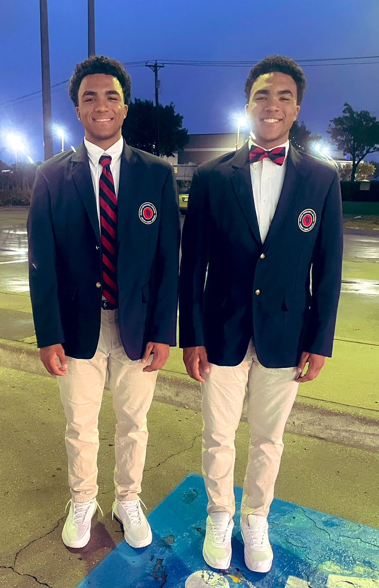 Thursdays💪📚
“If you look good, you feel good, If you feel good, you play good, If you play good they pay good.” — Deion Sanders