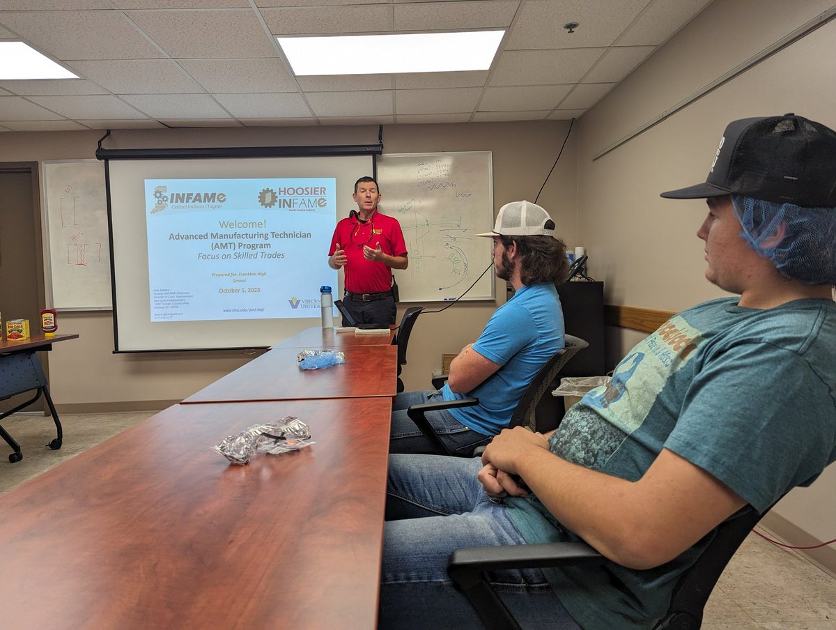FJSHSCounseling's tweet photo. A little outdoor excursion today with some seniors interested in careers at @RedGoldTomatoes! Great opportunities right in our backyard! @frankton_lapel https://t.co/xT6stKSQPk