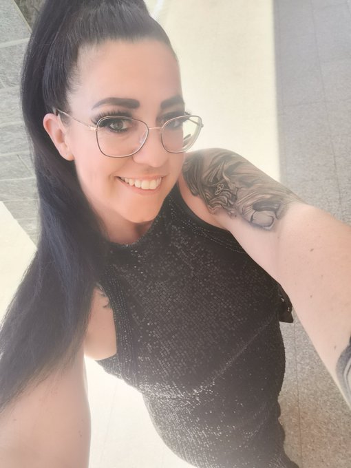 Na Du was machst Du heute noch so😘😘?Ich habe extra f&uuml;r Dich heute nichts drunter 😋😉Lust zu spielen😉😋