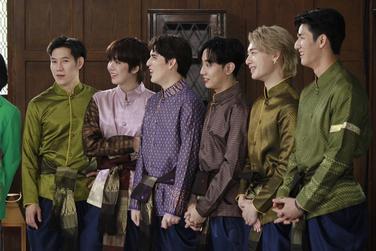 MPlay_2021's tweet photo. “Y Star Challenge” EP.5 ลุ้นตาแตก!!! 12 หนุ่ม อัพสกิลนายแบบ
โชว์ความซี้ทายภาพปริศนา
📌https://t.co/duWx52L2kp
#ystarchallenge #YStarChallengeEp5
#artonabangkok #ProGoldInfinity https://t.co/3YMY9onSek
