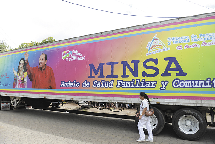 Nicaragua 🇳🇮  // El <a href="/MinsaNicaragua/">Ministerio de Salud Nicaragua</a>  atenderá a 41,203 Familias con las Clínicas Móviles

🗓️Del 9 al 15 de Octubre

✔️ultrasonidos
✔️papanicolau
✔️atenciones médicas
✔️odontología
✔️valoraciones especializadas.

#FSLNOctubreVictorioso