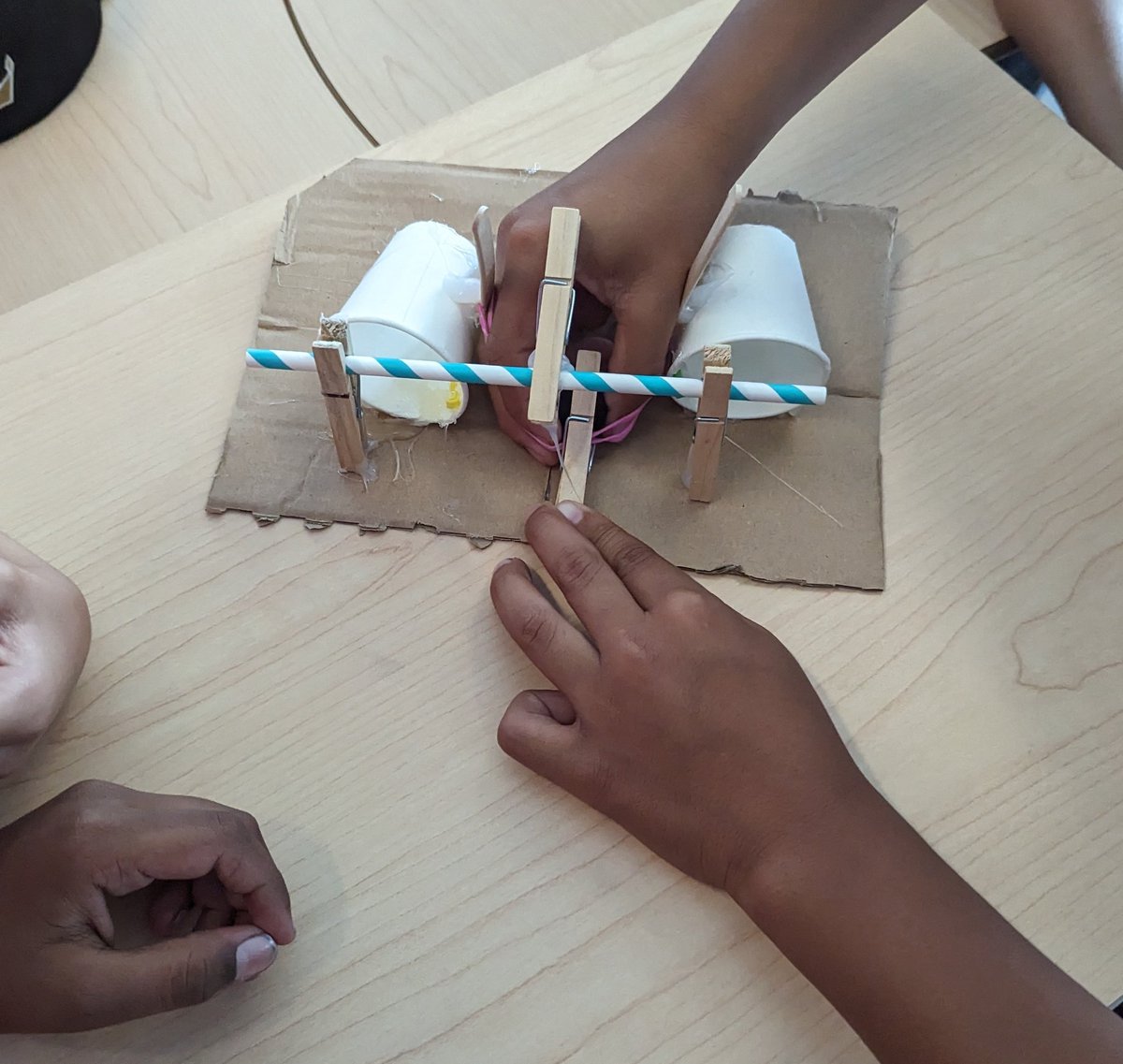 MrHennigar's tweet image. Teamwork, catapults, &amp;amp; STEM!
So many unique and creative designs to launch pompoms. @westbedfordPP_8 #MakerEdNS