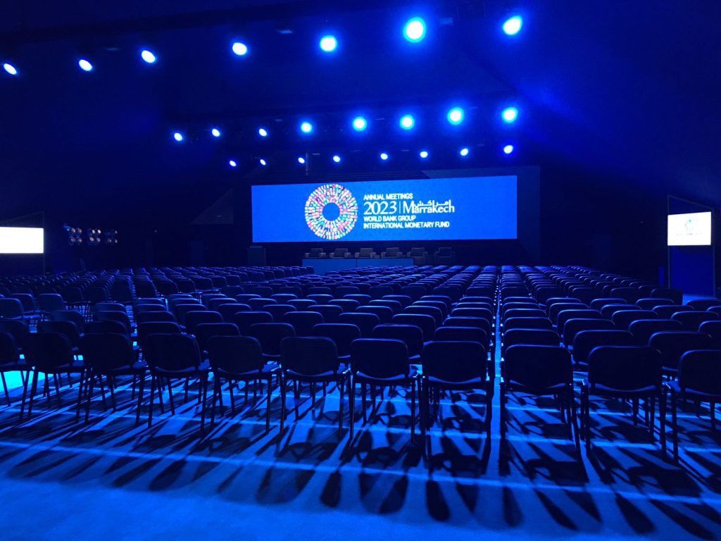 Jafkech's tweet photo. 🚨🚨 Voilà les premières images du site où aura lieu le Sommet du FMI et de la Banque Mondiale, la semaine prochaine, à Marrakech.

C’est le plus grand événement du genre qu’organise le Maroc depuis la COP 22 en 2016.

On y attend 14.000 participants du monde entier🌍

Defilez ⬇️ https://t.co/meZd3Sfg8e