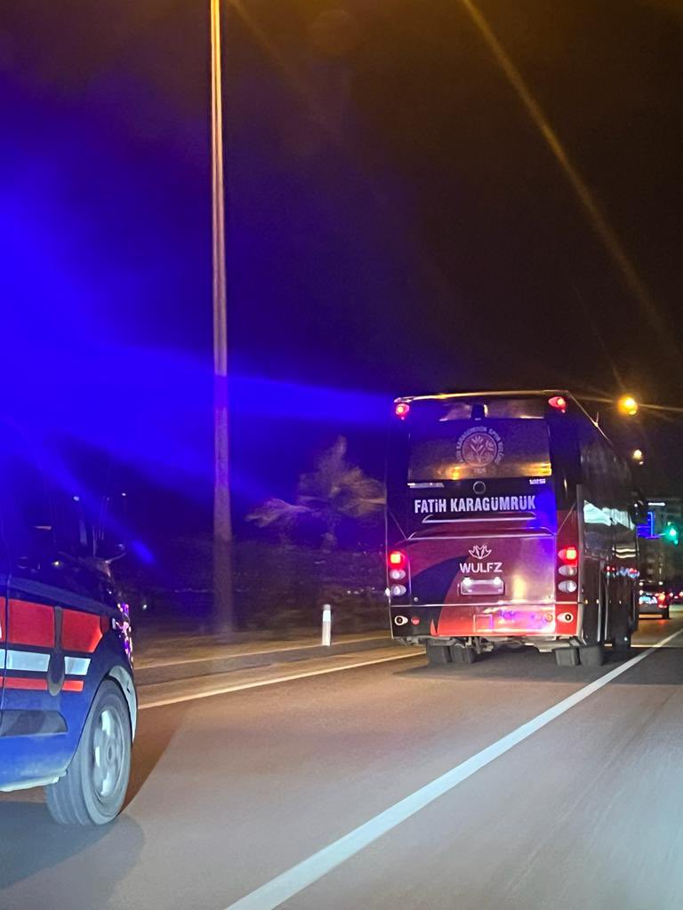 karagumruk_fan's tweet photo. Yeni takım otobüsümüz Alanya’da 🔴⚫️ https://t.co/eTWjNDhPeW