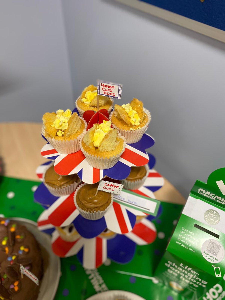 WharfedaleOPD's tweet photo. Well done Staff Nurse Caroline Bailey @WharfedaleOPD @LeedsHospitals for organising a brilliant bake sale for @macmillancancer and has raised over £500 for such a great cause. 💚🍰💚🍰👏🏻👏🏻👏🏻❤️ https://t.co/HFSARsKeev