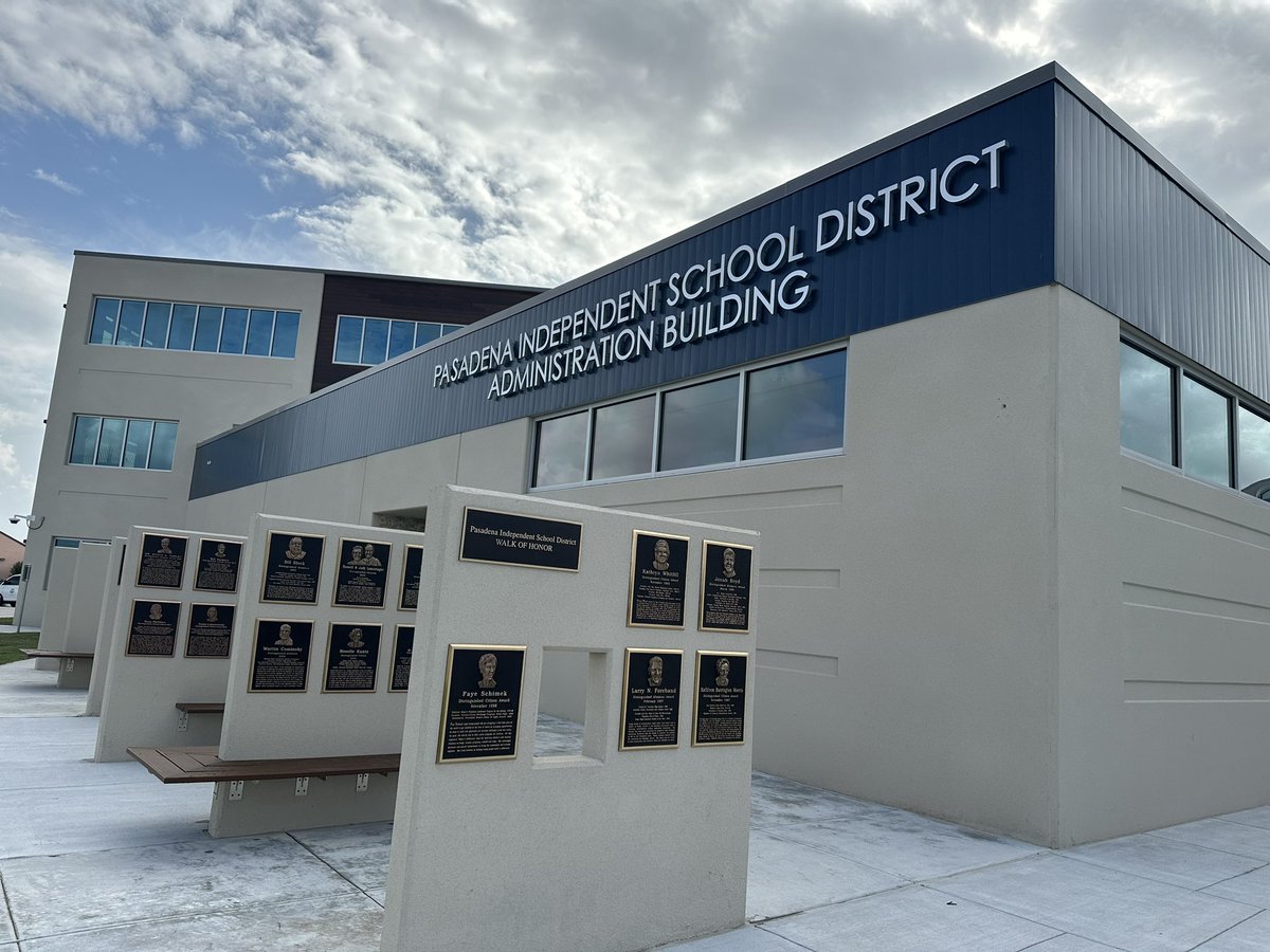 PaolaForPISD's tweet photo. Historic moment for PISD! Our board took a stand for transparency in the A-F rating system and had our FIRST board meeting in the new admin building! I prayed blessings over the building and all who enter; a blessing to our students, staff, and community for many years to come! https://t.co/XJ9mXzLgJp
