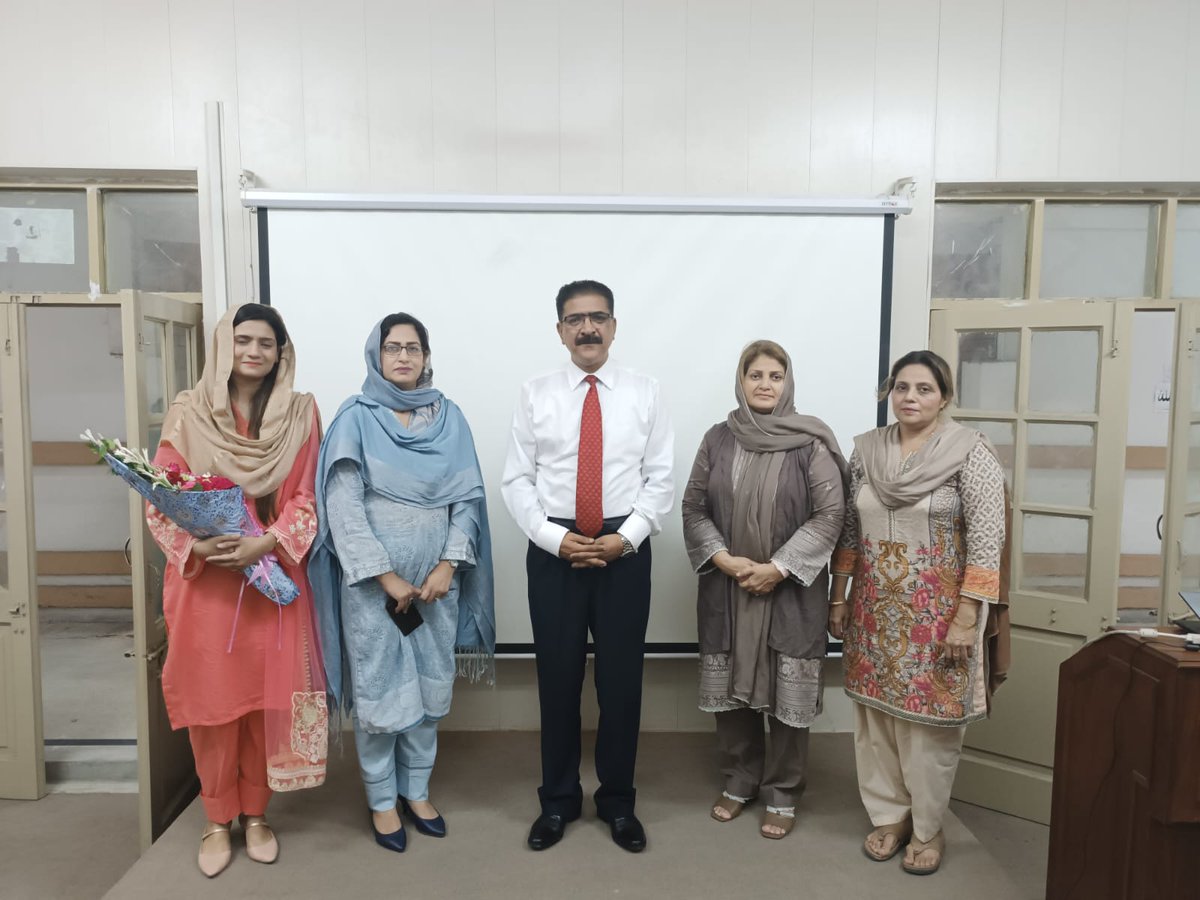 DoZ_LCWU's tweet photo. Ms.  Maha Maqsood from Department of Zoology, has successfully completed her  PhD under the supervision of Prof. Dr. Saima Sharif in study of the role of proinflammatory cytokines &amp;  fibrinogen was evaluated in subjects suffering from diabetic nephropathy. https://t.co/zXezjB6QFa
