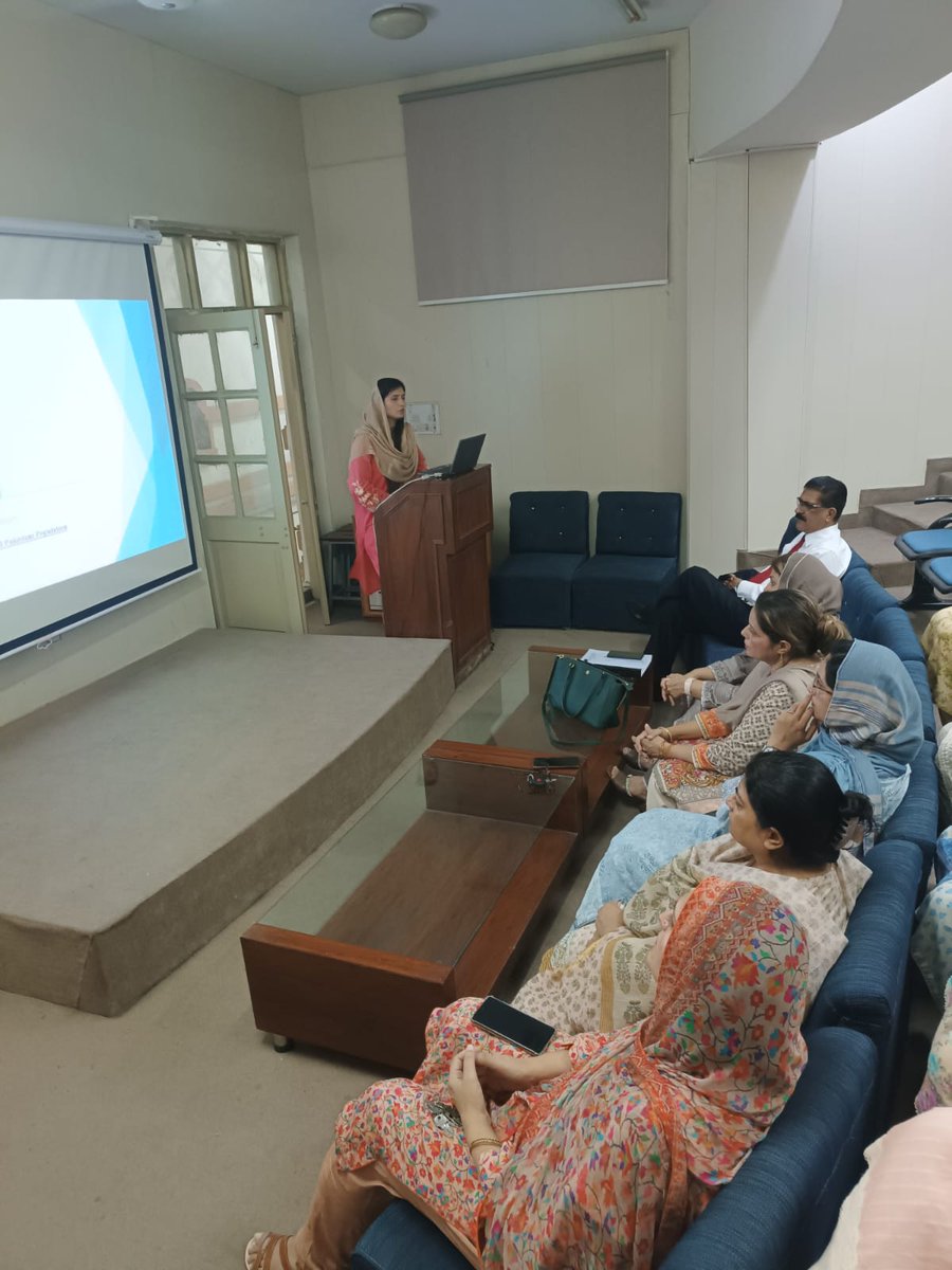 DoZ_LCWU's tweet photo. Ms.  Maha Maqsood from Department of Zoology, has successfully completed her  PhD under the supervision of Prof. Dr. Saima Sharif in study of the role of proinflammatory cytokines &amp;  fibrinogen was evaluated in subjects suffering from diabetic nephropathy. https://t.co/zXezjB6QFa