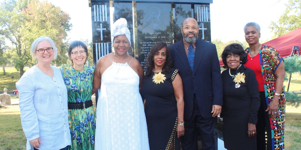 oxfordamerican's tweet image. Dr. Treasure Shields Redmond was recently invited to read her poem, “Who Is Sam Blow?” from #Issue120 at the dedication of the new #DredScott headstone at Calvary Cemetery in St. Louis. You can read the poem here: oxfordamerican.org/magazine/issue…