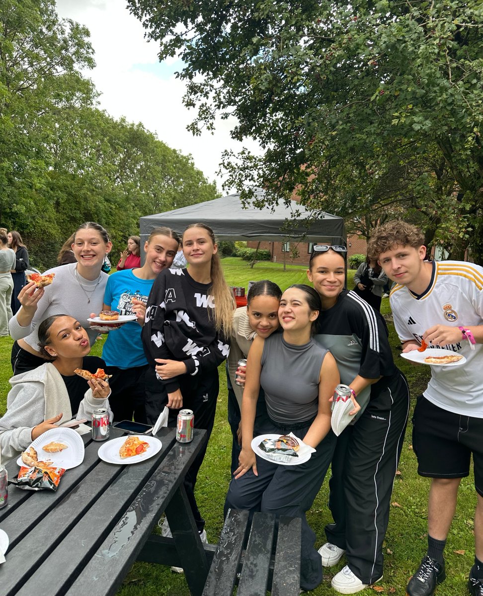 dwell Student Living tweet media