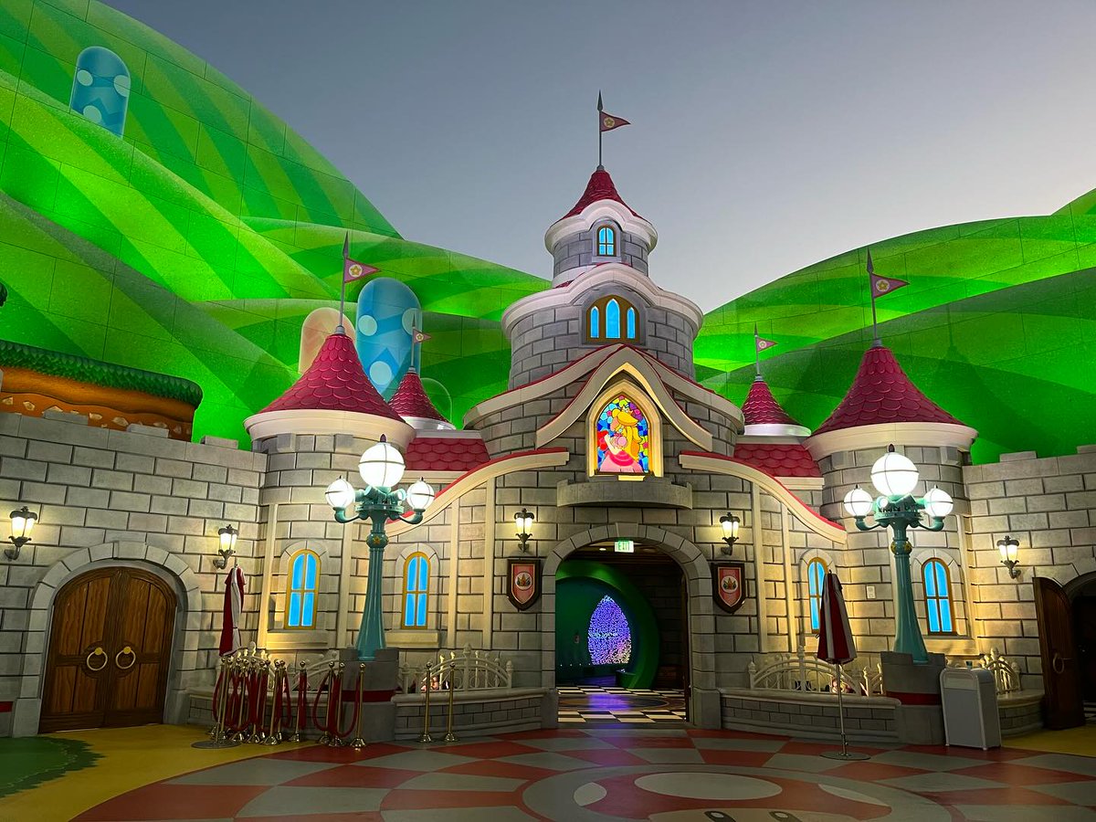 ArtofNP's tweet image. Friend of mine works at Super Nintendo World in Hollywood, and had a very early shift this morning. Took these twilight photos when there was nobody in the park and I just thought they were too beautiful not to share!