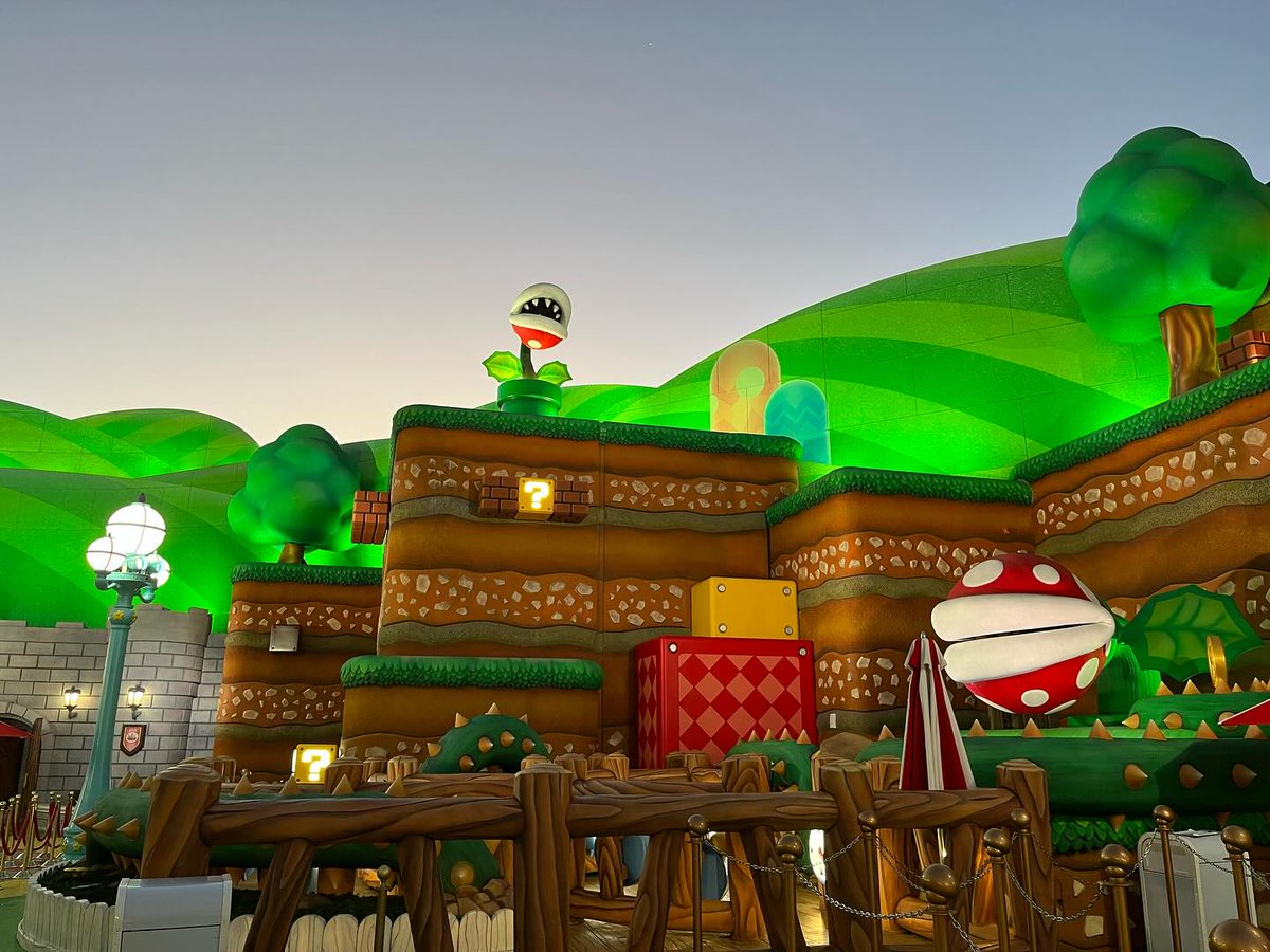 ArtofNP's tweet image. Friend of mine works at Super Nintendo World in Hollywood, and had a very early shift this morning. Took these twilight photos when there was nobody in the park and I just thought they were too beautiful not to share!