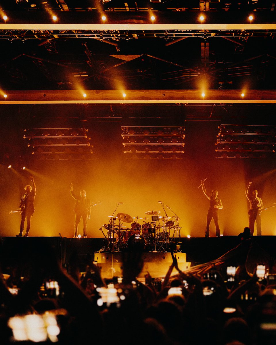5 Seconds of Summer tweet media