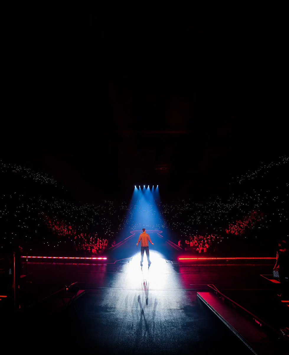 Romeo Santos tweet media