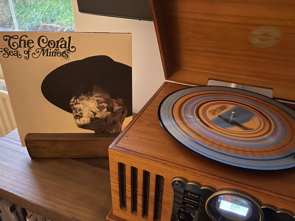 Now playing @thecoralband #SeaOfMirrors #NowPlaying #TheCoral #RosecroftRecords #vinyl #vinylcommunity #vinyladdict #colourvinyl  #LiverpoolMusic #vinylcollection #bestalbumcoversofinsta #vinylcollectionpost #musiccollection #letsplaysomeawesometunes #Zoetrope @BloodRecs