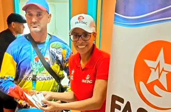 FastacVe's tweet photo. Entregamos tratamientos médicos completos para más de 130 trabajadores atendidos en la visita a @FdEcosocialismo
¡Salud para laFuerza Trabajadora!
#FastacContigo
@NicolasMaduro
@gestionperfecta
@AlcaldiaDCcs
@Dr_Gilberto14
@FASACSONRIE https://t.co/ffdO54tK8N