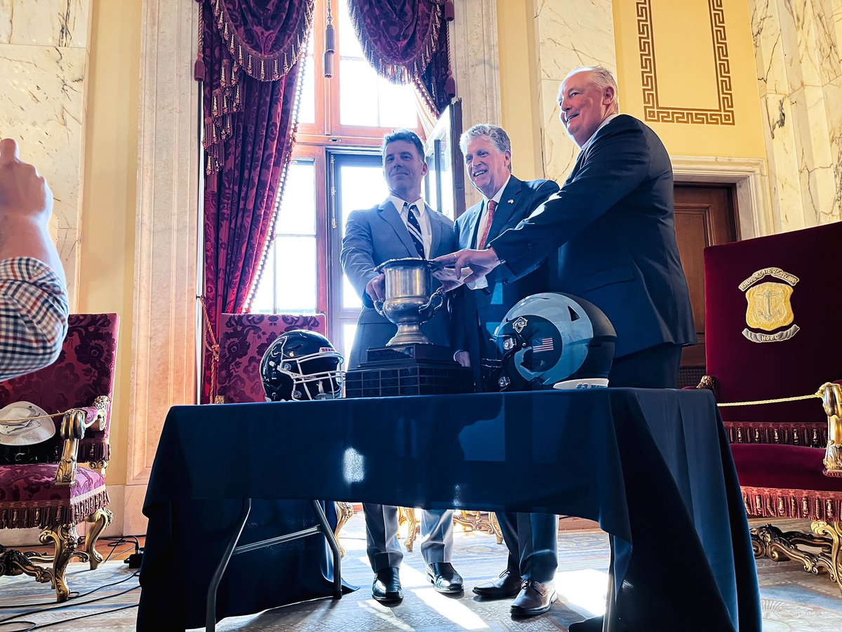 RhodyFootball's tweet image. It was an honor to visit with @GovDanMcKee at the Rhode Island State House earlier today. 

The countdown is ON for the 41st Governor’s Cup. 🏈🌊

#GoRhody