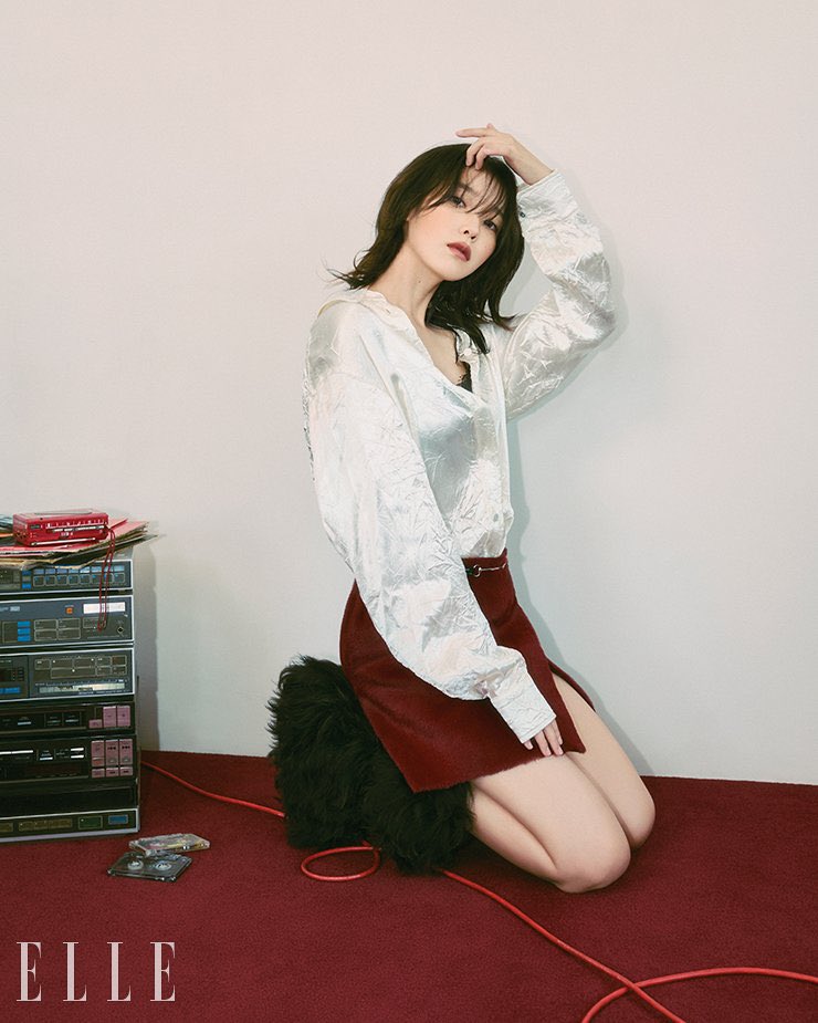 kvisualzine's tweet photo. #IU en una editorial para la revista ‘ELLE KOREA’ 💄✨

@_IUofficial #ELLEcoverstar https://t.co/GALakAv1uq