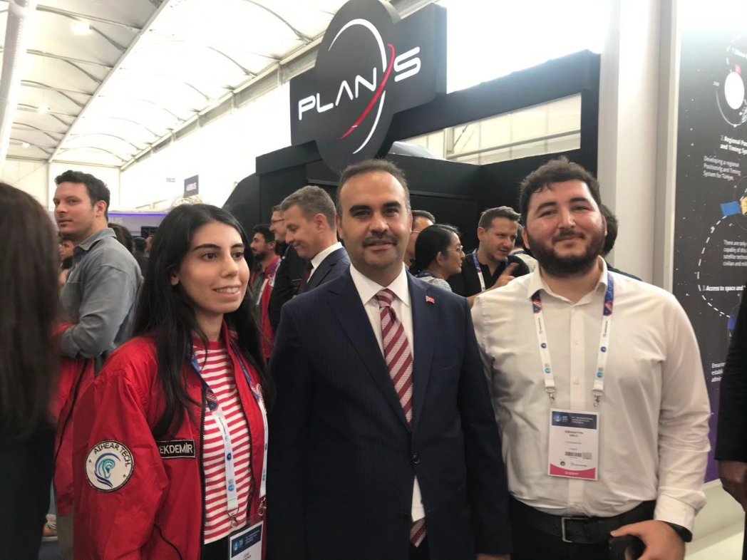 T.C. Sanayi ve Teknoloji Bakanımız Sayın Mehmet Fatih Kacır'a AIHEAR çalışmalarımızı paylaşma fırsatı bulduk. 
İlgileri için çok teşekkür ederiz. 🇹🇷🚀

#IAC2023
<a href="/mfatihkacir/">Mehmet Fatih KACIR</a>