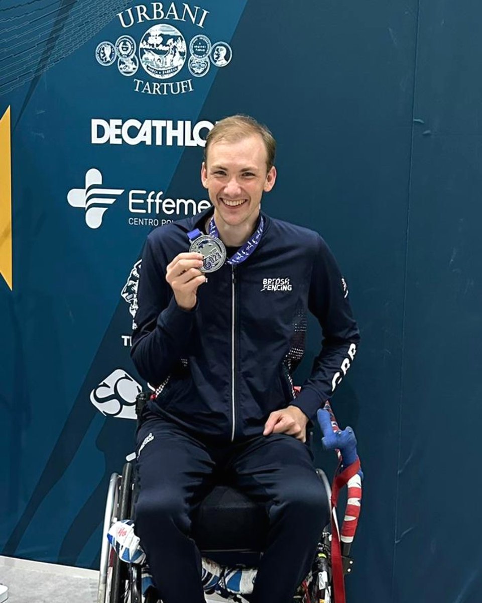 A big congratulations to Piers Gilliver on claiming 🥈 SILVER in the Individual Men's Sabre Cat A at this year's IWAS #WheelchairFencing World Championships! 🎉

See the full results from day three here: ow.ly/1A9e50PTABY

#Terni2023 #GBRFencing